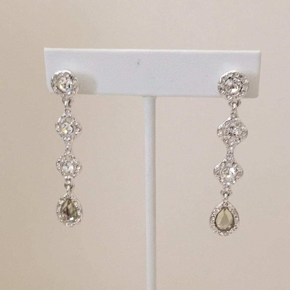 Elegant faux diamond filagree earrings